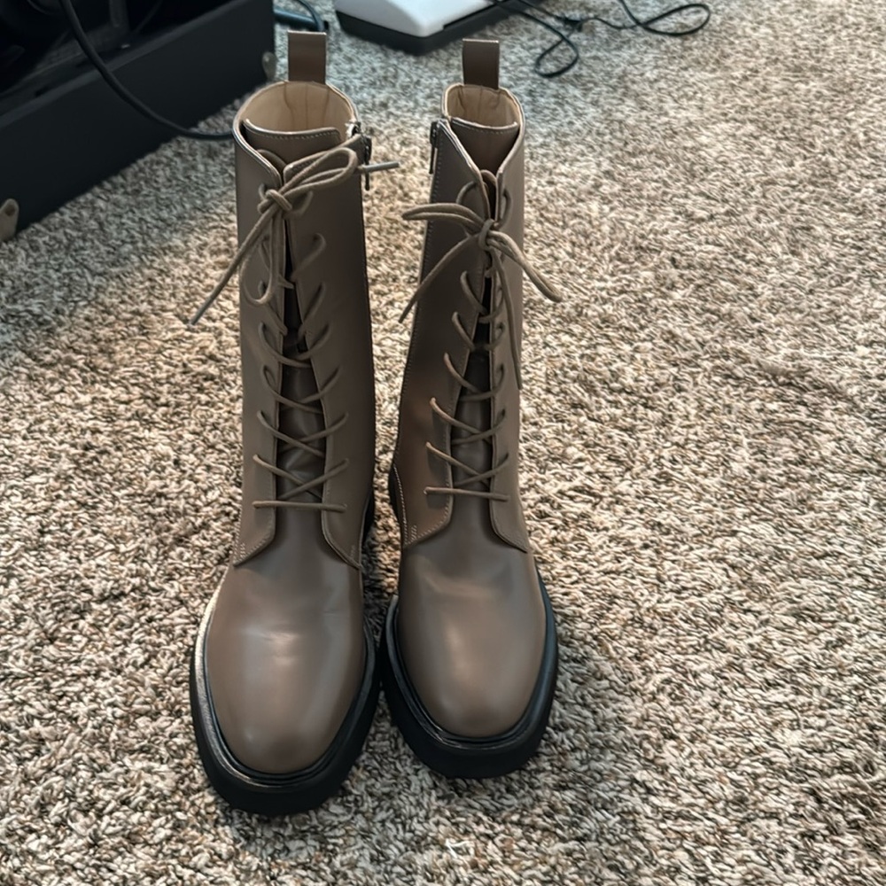 Pilcro by Anthropologie Taupe Lace-Up Stompy Boots 38/8 New